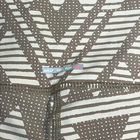Aerie chill play move geometric Patterned 7/8 Leggings - Picture 13 of 13